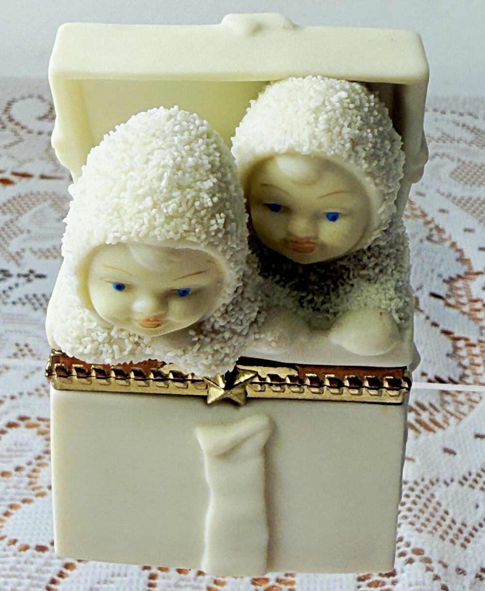 Dept 56 Snowbabies Surprise! Hinged Gift Box Trinket Box w/ Two Snow Babies